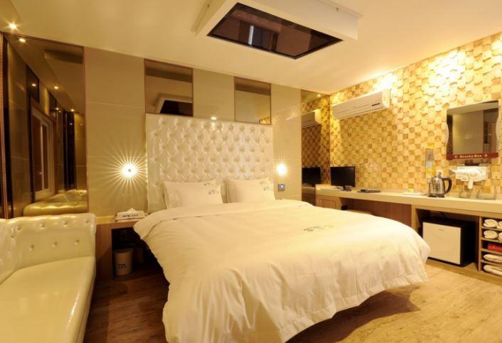Songjeong Hotel 369 Busan Buitenkant foto